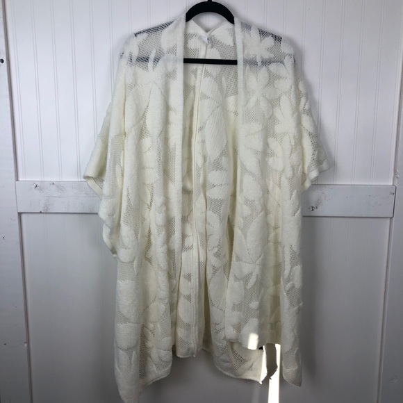 Anthropologie | Akemi & Kin Bellamy Kimono - Picture 2 of 6